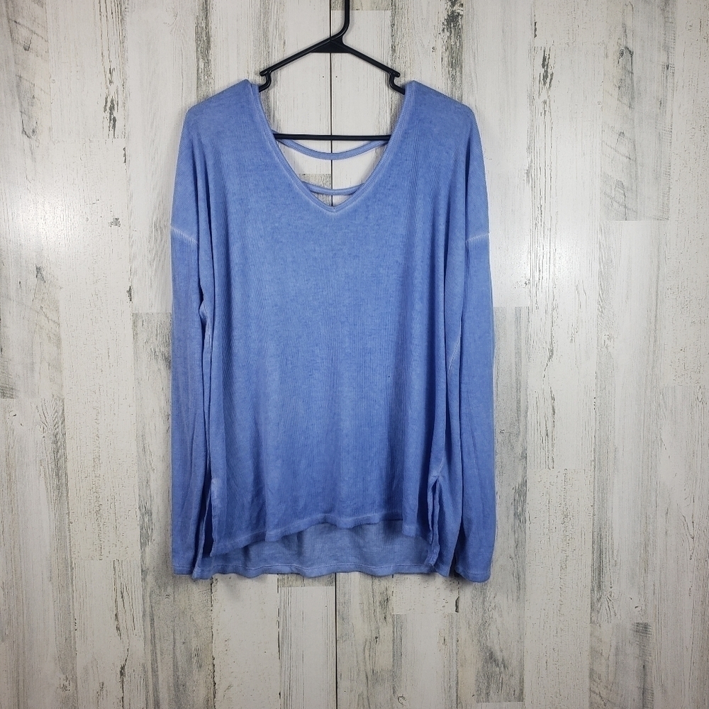 So baby blue long sleeve V-neck shirt women's size XL